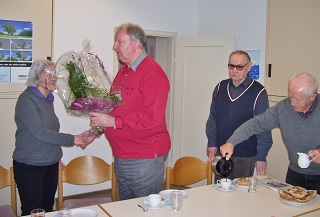 Foto von der Verabschiedung von Frau Streit durch Alfred Schwegler